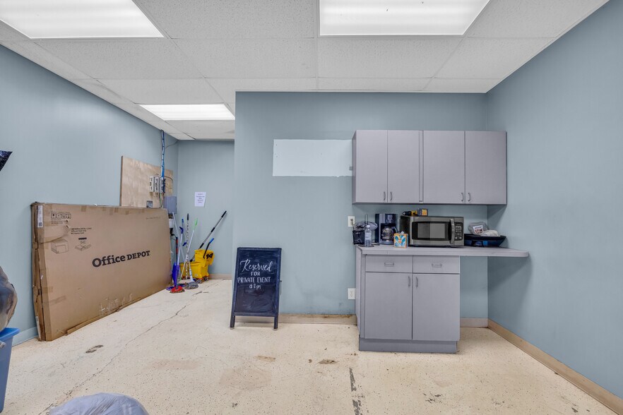 More Photos Of 252 Komplex Dr, Carnesville Warehouse For Sale