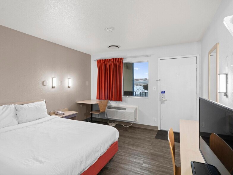 More Photos Of 1150 Wilkins Cir, Casper Hotel For Sale