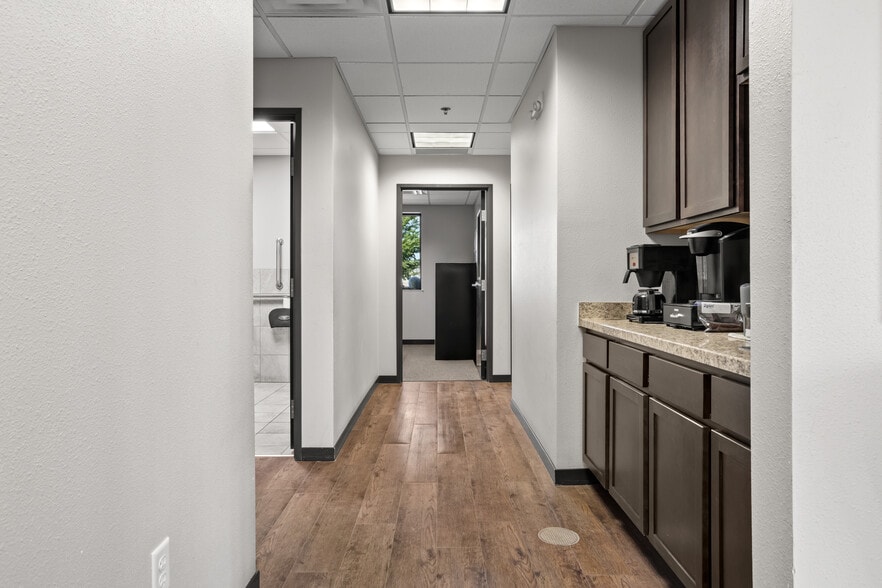 More Photos Of 3820 37 Ave S, Fargo Manufacturing For Sale