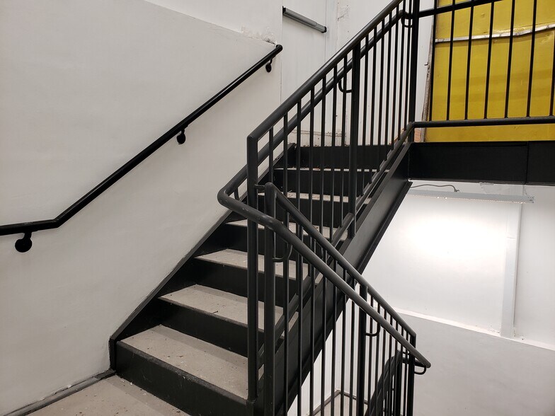 More Photos Of 526 Broadway, Newark General Retail For Sale