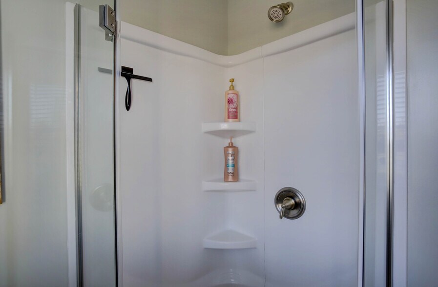 More Photos Of 3691 Main St, Chincoteague Marina For Sale