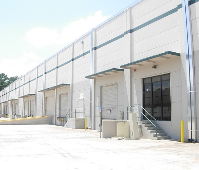 More Photos Of 500 Ellis Rd N, Jacksonville Warehouse For Lease