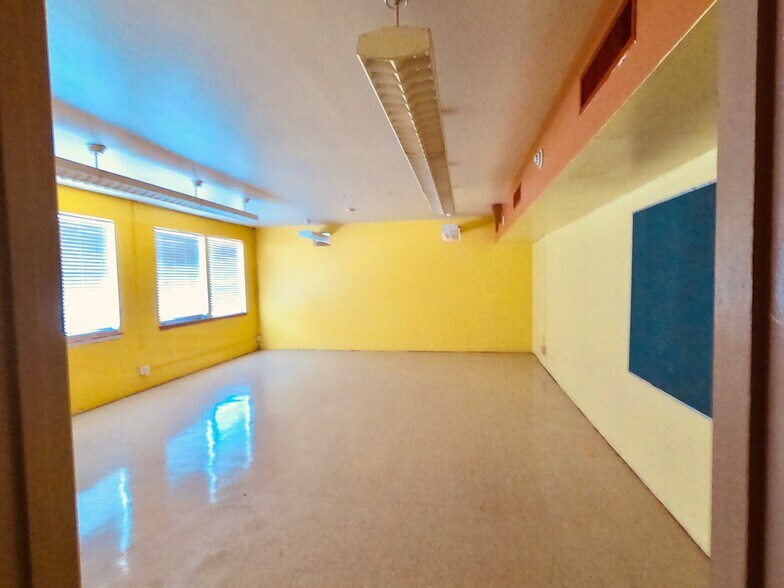 More Photos Of 5703 Blanco Rd, San Antonio Schools For Sale