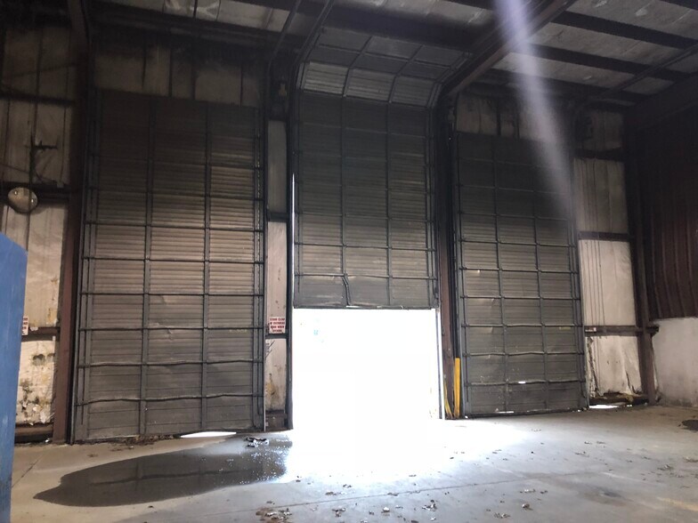 More Photos Of 18 Water Works Dr, Hooksett Warehouse For Lease