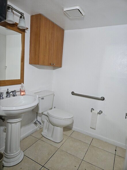 More Photos Of 6187 NW 167th St, Miami Lakes Office For Sale