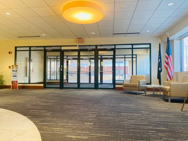 More Photos Of 500 Main St, Dubuque Office For Sale