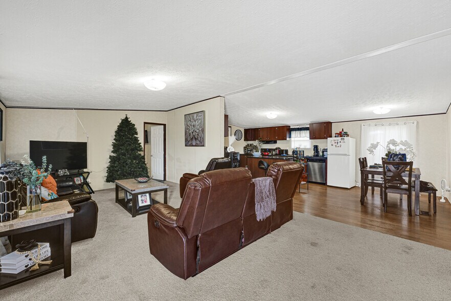 More Photos Of 8502 C E King Pky, Houston Apartments For Sale