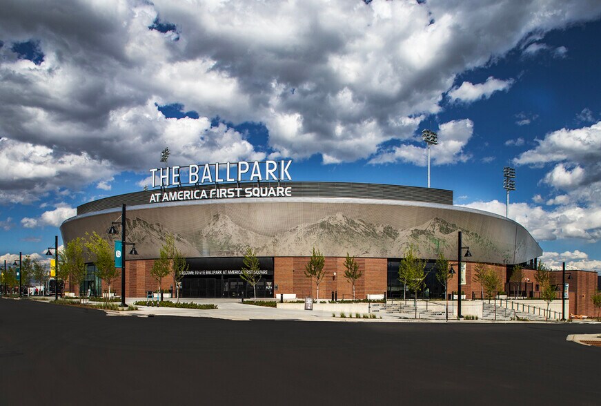 More Photos Of 11098 S Grandville Ave, South Jordan Baseball Field For Lease