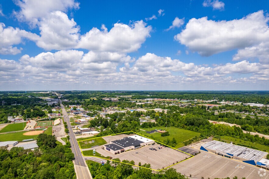 More Photos Of 850-860 W 4th St, Mansfield Freestanding For Lease