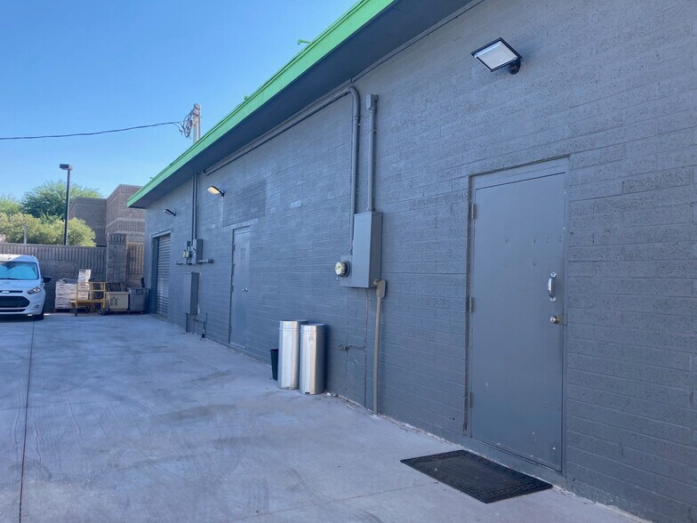 More Photos Of 10812 N Cave Creek Rd, Phoenix Storefront For Lease