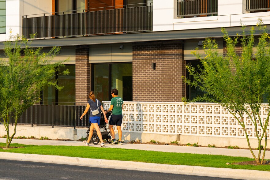 More Photos Of 2209 S First St, Austin Apartments For Sale