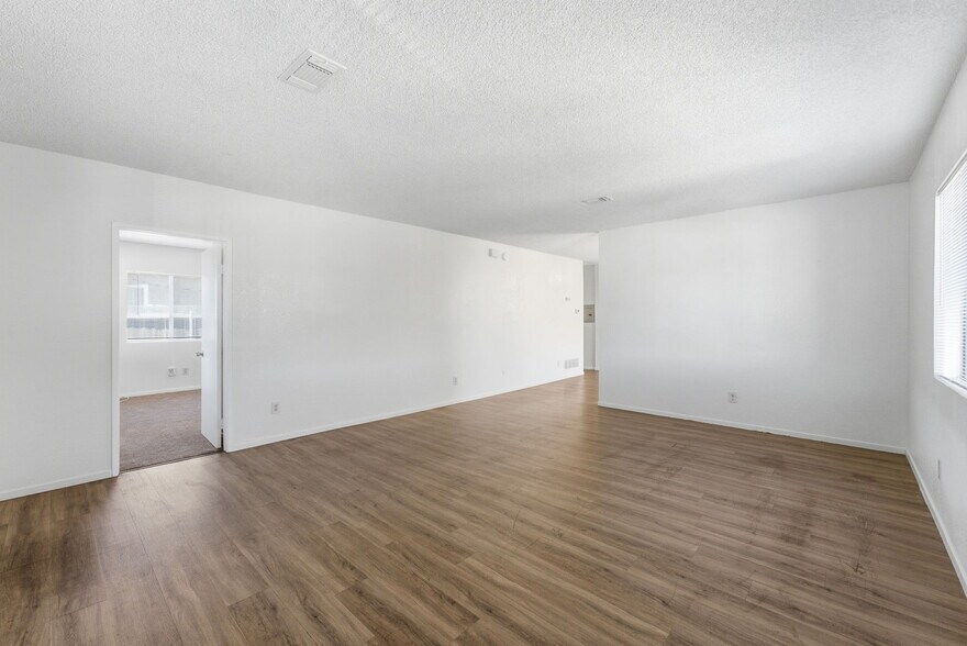 More Photos Of 559-565 61st St, San Diego Apartments For Sale