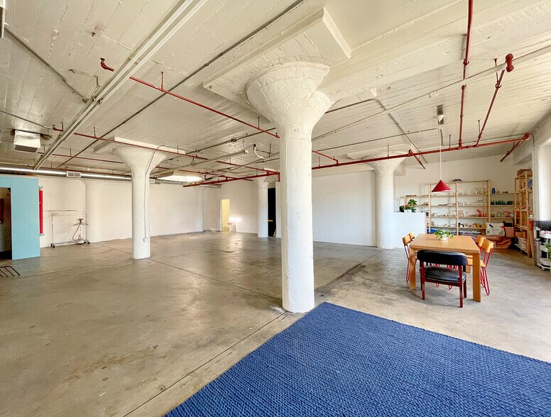 More Photos Of 1922 E 7th Pl, Los Angeles Light Manufacturing For Lease