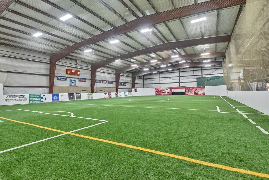 More Photos Of 1856 Nimitz Dr, De Pere Distribution For Lease