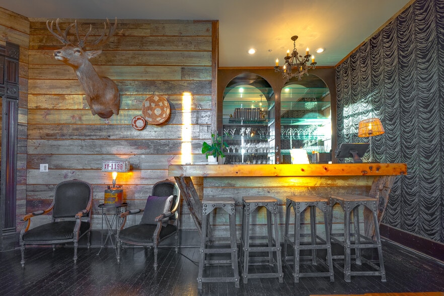 More Photos Of 221 W Main St, Tishomingo Hotel For Sale