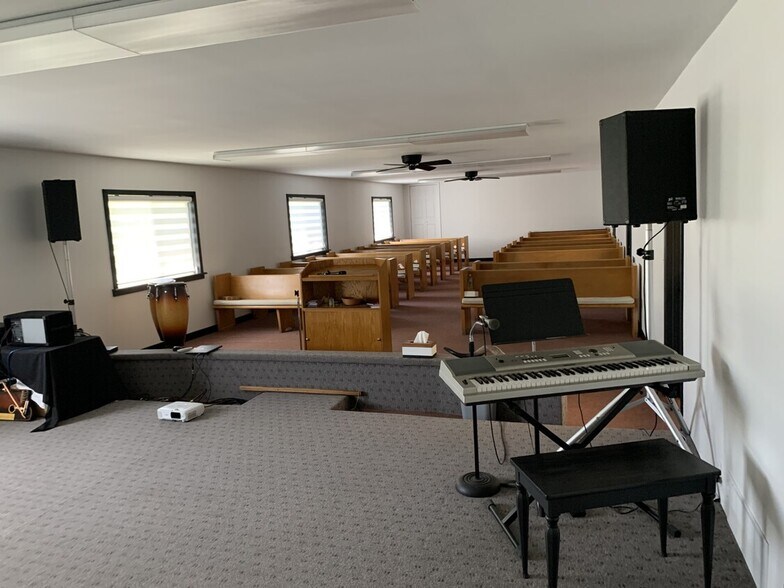 More Photos Of 4494 Morrish Rd, Swartz Creek Storefront Retail Office For Sale