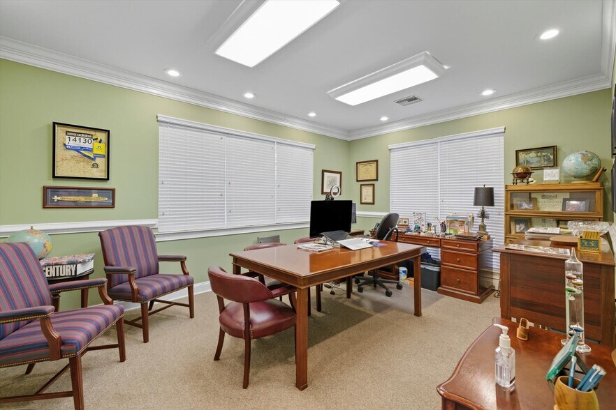 More Photos Of 2565 Barrington Cir, Tallahassee Office For Sale