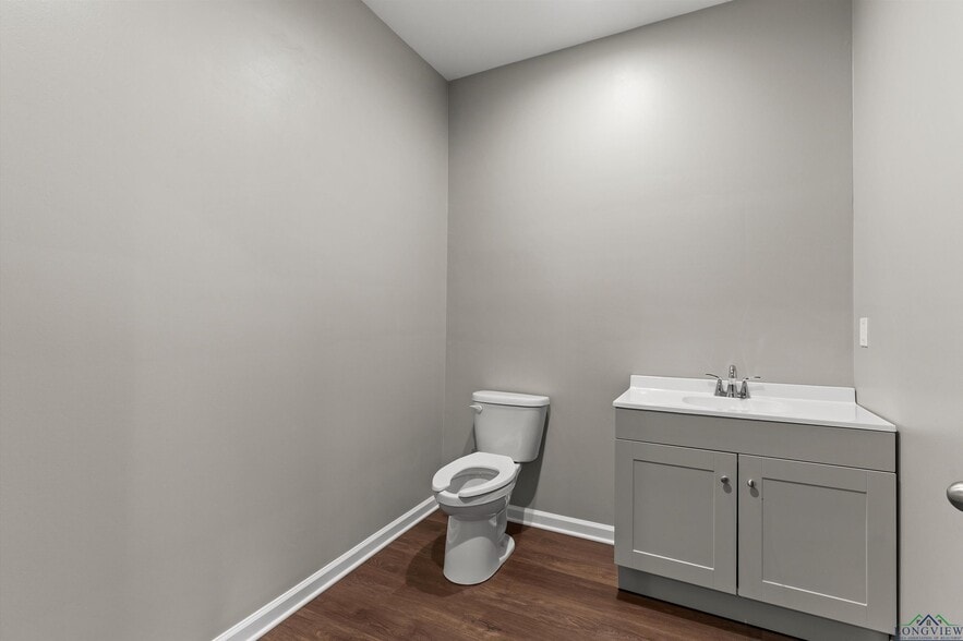 More Photos Of 1709 Bomar St, Marshall Office For Sale