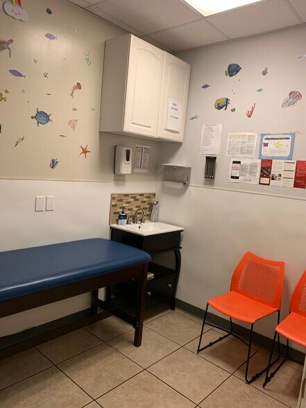 More Photos Of 5797 Washington Blvd, Culver City Showroom For Lease