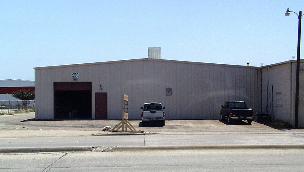 More Photos Of 1010 N Duncanville Rd, Duncanville Flex For Sale