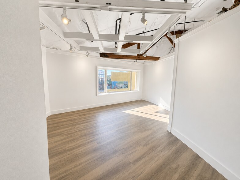 More Photos Of 101-107 E Charleston Blvd, Las Vegas Storefront For Lease