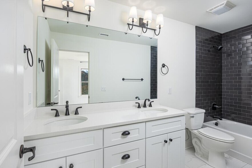 More Photos Of 353-505 Hungry Hollow Rd SE, Cleveland Multifamily For Sale