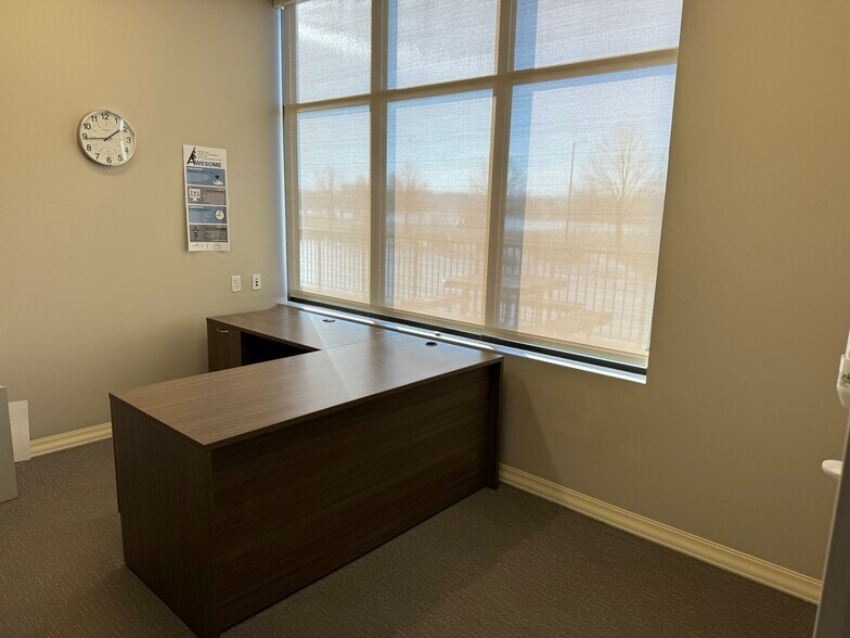 More Photos Of 100 Prairie Center Dr, Eden Prairie Unknown For Lease