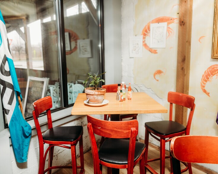 More Photos Of 221 Shaw St, New London Bar For Lease