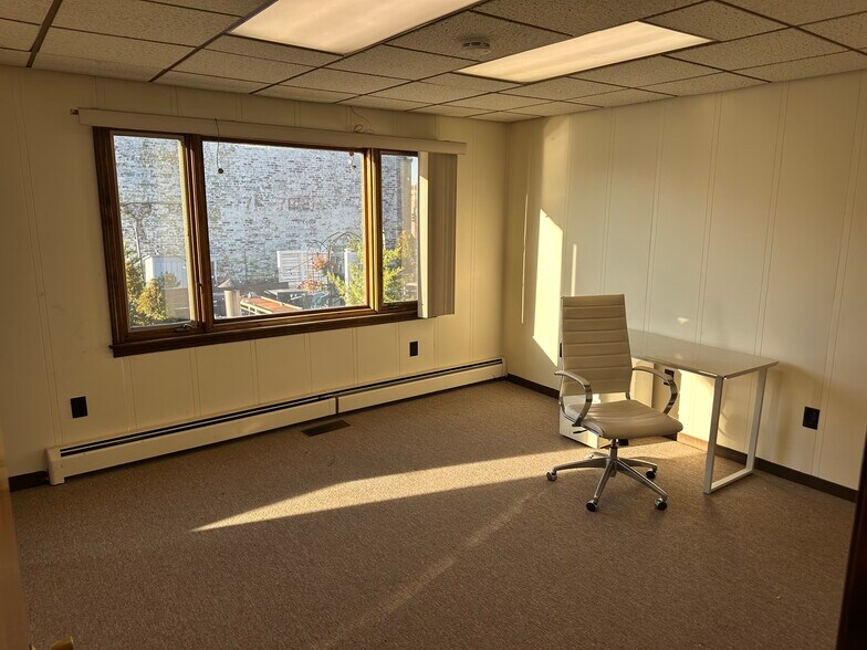 More Photos Of 482 Broadway, Somerville Freestanding For Lease