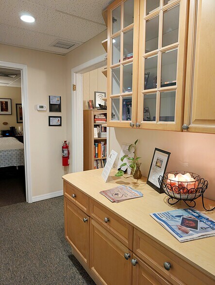 More Photos Of 3148 Southgate Cir, Sarasota Office For Sale