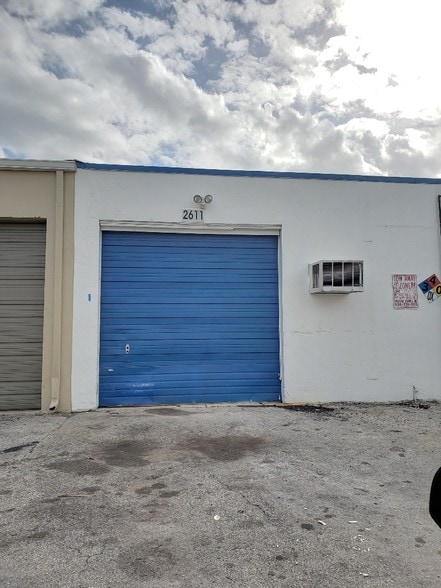 More Photos Of 2610-2618 NW 4th St, Fort Lauderdale Warehouse For Lease