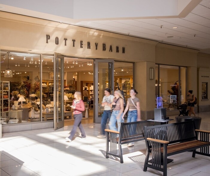 More Photos Of 350 N Milwaukee St, Boise General Retail For Lease