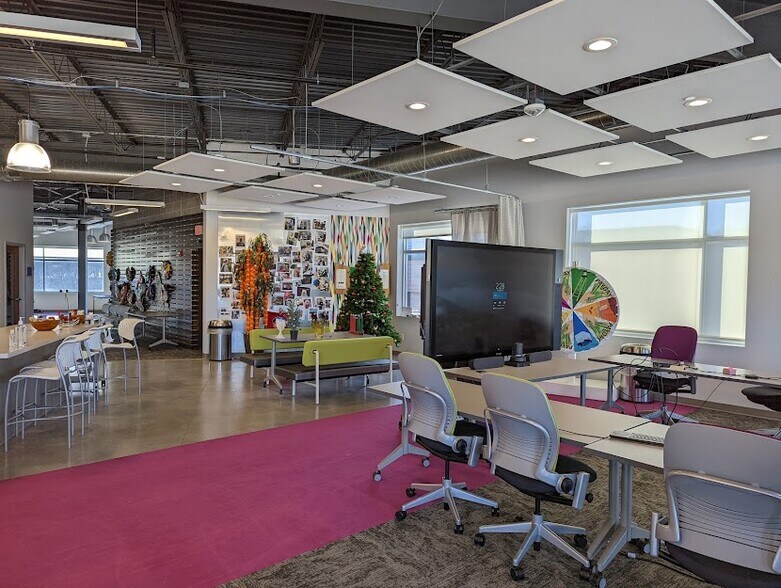 More Photos Of 34 Schroeder Ct, Madison Office For Lease