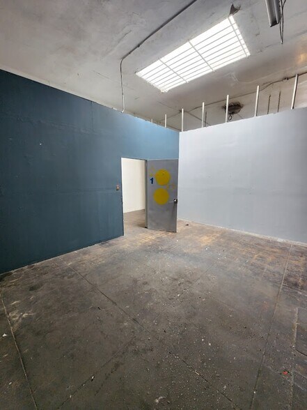 More Photos Of 1222-1230 W 7th St, Los Angeles Storefront For Lease