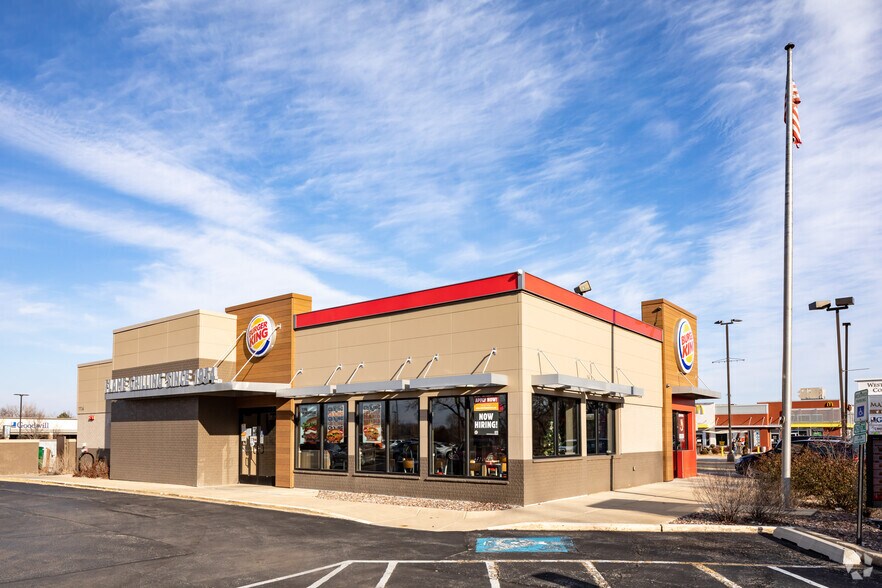 More Photos Of 3065 S Wolf Rd, Westchester Unknown For Lease