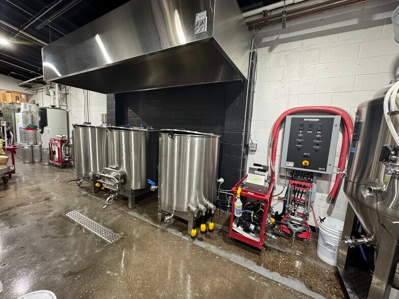 More Photos Of 8080 Grand St, Dexter Auto Repair For Sale