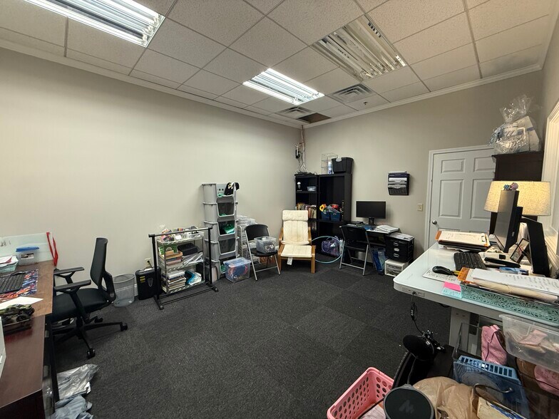 More Photos Of 120 Arnold Mill Park, Woodstock Light Distribution For Lease