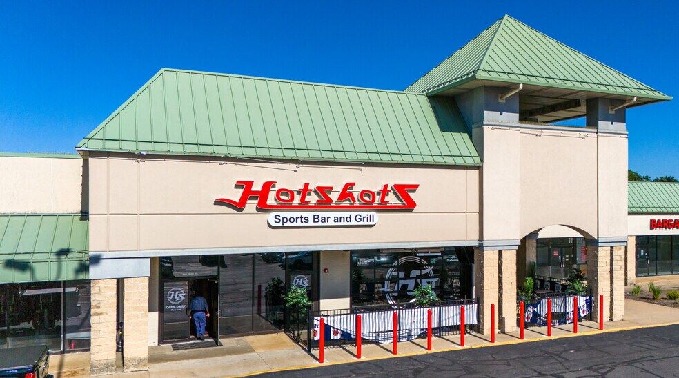 More Photos Of 1051-1085 Pearl Rd, Brunswick Storefront For Sale