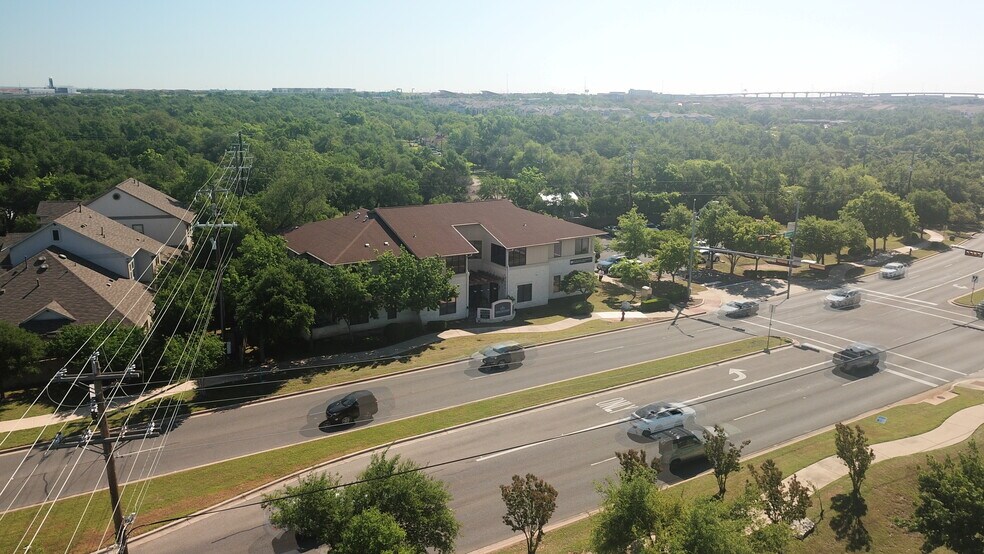 More Photos Of 2500 S Lakeline Blvd, Cedar Park Medical For Lease