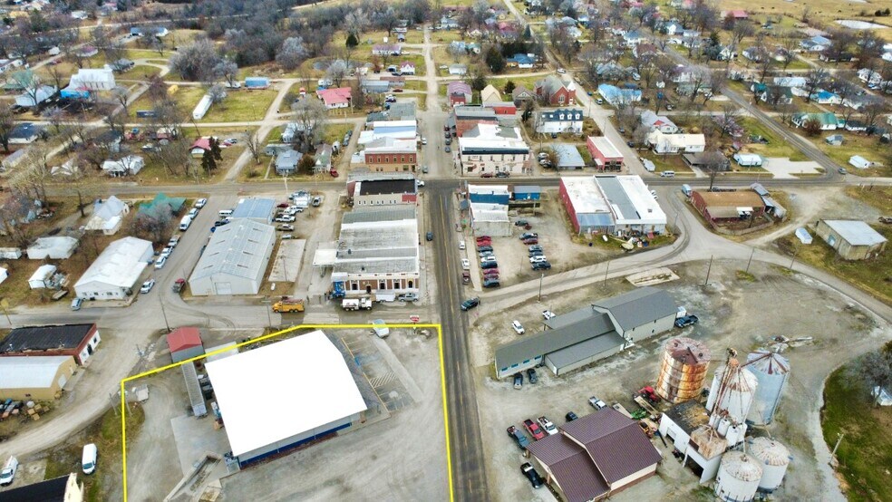 More Photos Of 302 S Broadway St, Jamesport General Retail For Sale