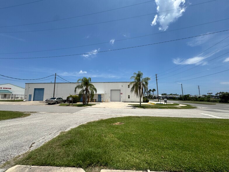 More Photos Of 280 W Central Blvd, Cape Canaveral Manufacturing For Sale
