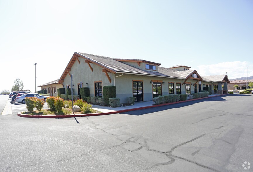 More Photos Of 853 Auto Center Dr, Palmdale Unknown For Lease
