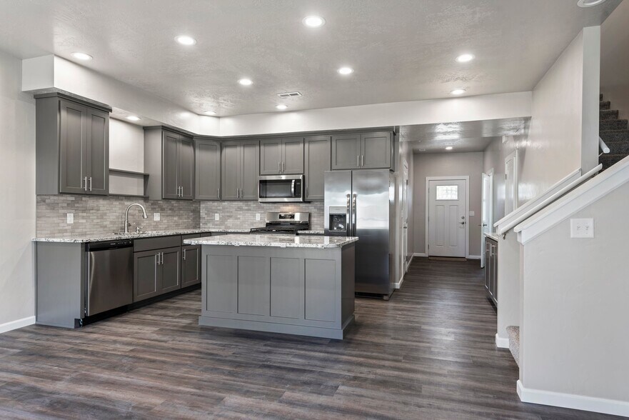 More Photos Of 560 Park Springs Ave, Baker City Apartments For Sale