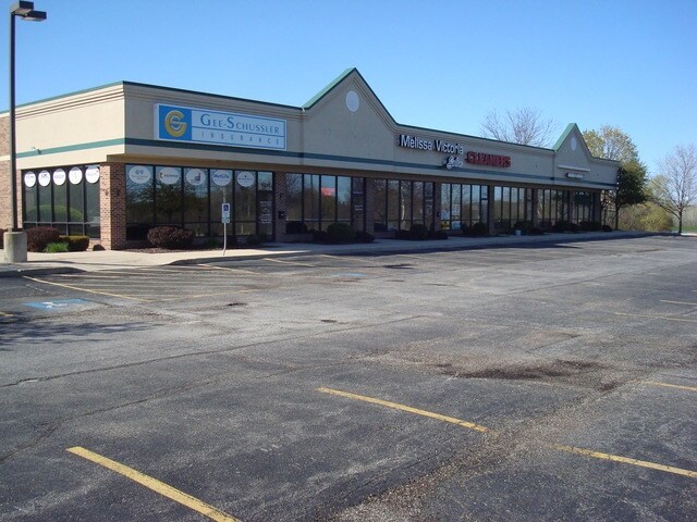 More Photos Of 11300-11314 W Southwest Hwy, Orland Park Storefront Retail Office For Lease