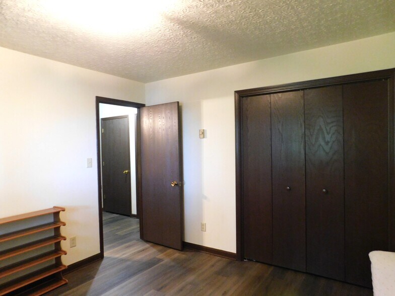 More Photos Of 10 Campbell Ct, Salem Apartments For Sale