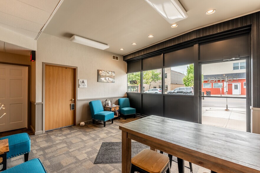 More Photos Of 140 W Main St, Winneconne Loft Creative Space For Lease