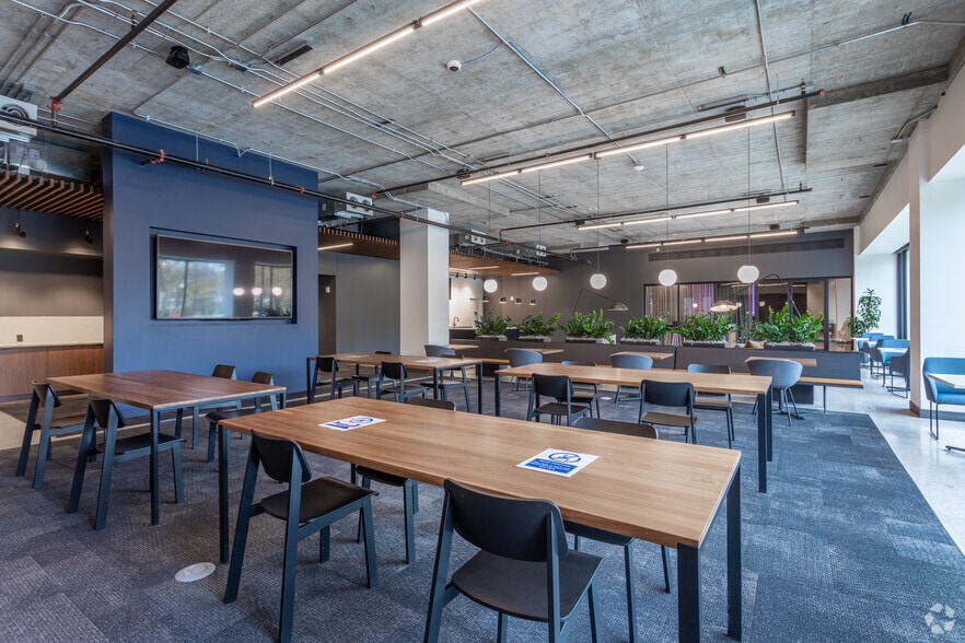 More Photos Of 2345 Grand Blvd, Kansas City Office For Sale
