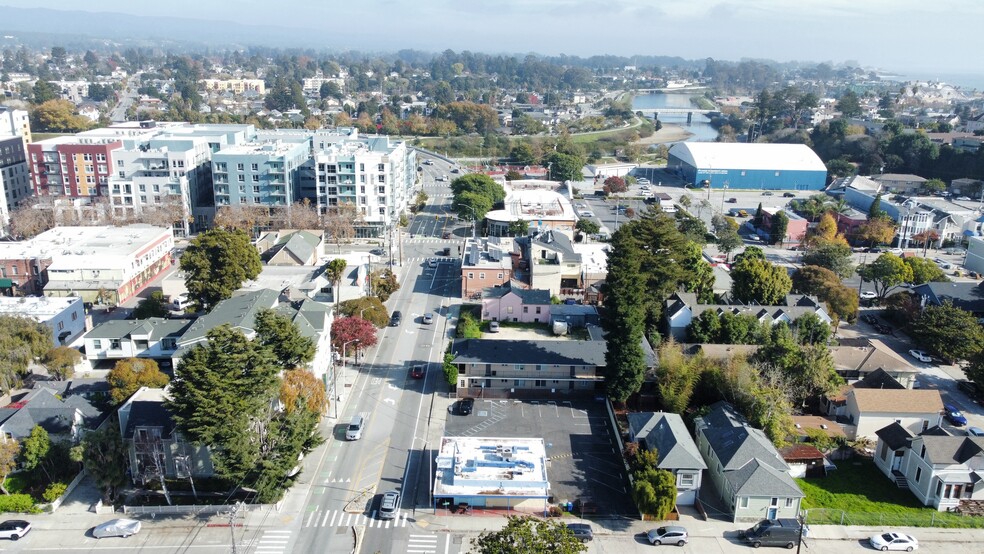 More Photos Of 229 Laurel St, Santa Cruz Restaurant For Sale