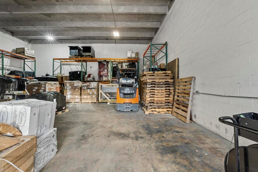 More Photos Of 10813-10841 NW 29th St, Doral Industrial For Sale