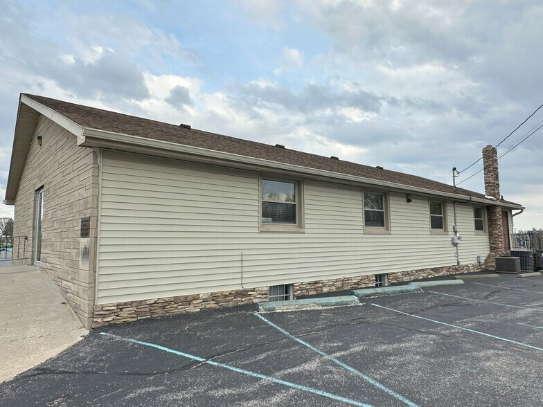 More Photos Of 1409 W Kirkwood Ave, Bloomington Religious Facility For Lease